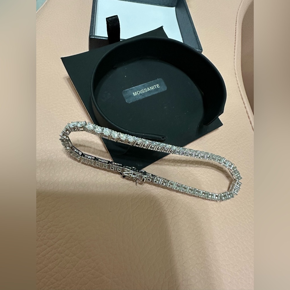 Tennis 5.5 carat diamonds bracelet - Picture 8 of 11